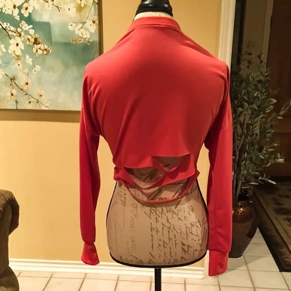 Blush Drop Shoulder Cut Out Crop Top - Picture 4 of 5